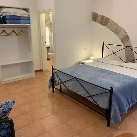 蒙特卡瓦罗公寓 *