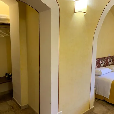 蒙特卡瓦罗公寓 *