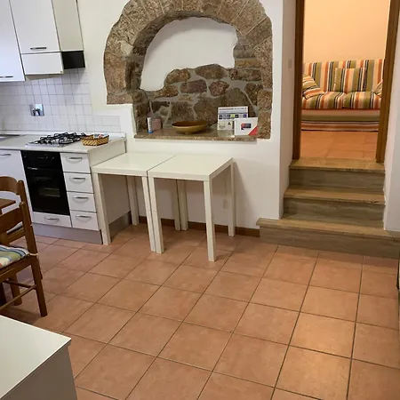 蒙特卡瓦罗公寓 *