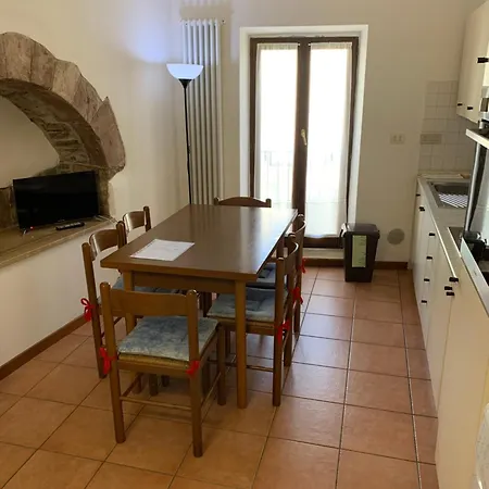 蒙特卡瓦罗公寓 *