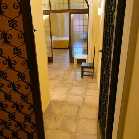 蒙特卡瓦罗公寓 *